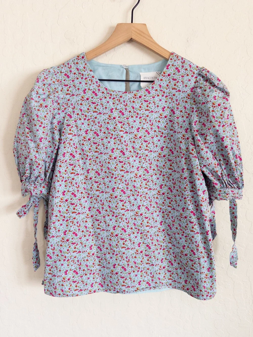Tuckernuck Hyacinth House Fiona Blouse XS Blue Pink Floral Puff Sleeve Feminine